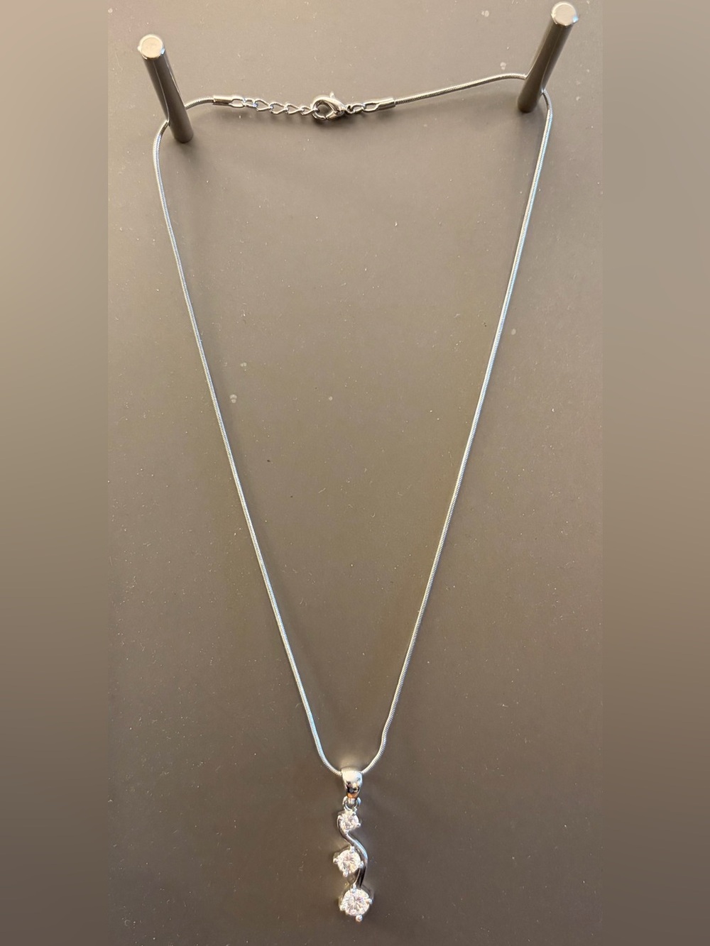 Classic Silver Pendant Necklace - Elegant Minimalist Chain